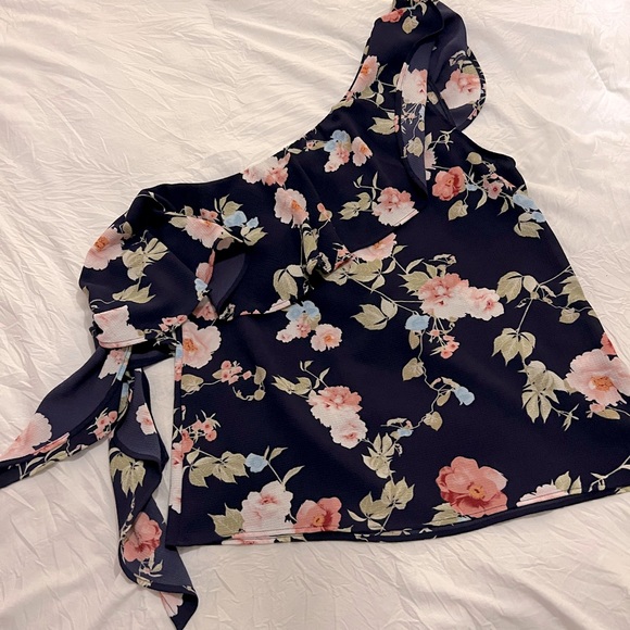 Off the shoulder blouse, size small. - Picture 5 of 6